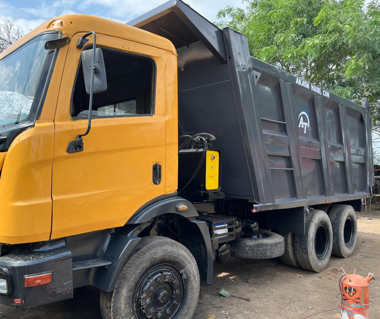 Akash Transport Hyva 1